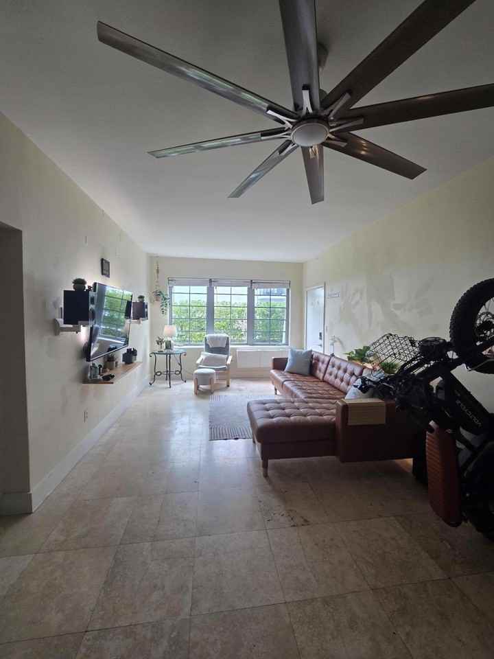 1045 Lenox Ave #6 - Photo 2 of 13