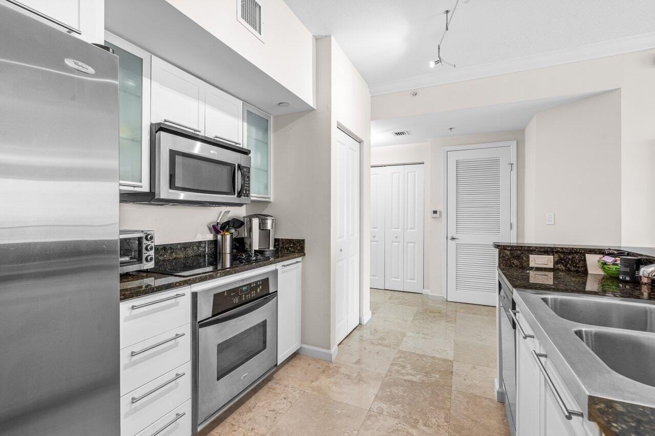 235 Ne 1st St #504 - Photo 7 of 19