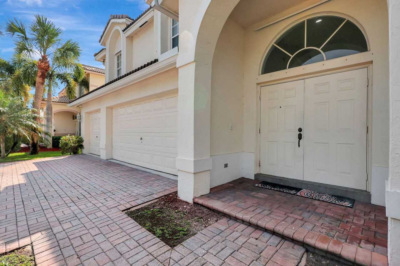 4190 Bahia Isle Cir - Photo 5 of 50
