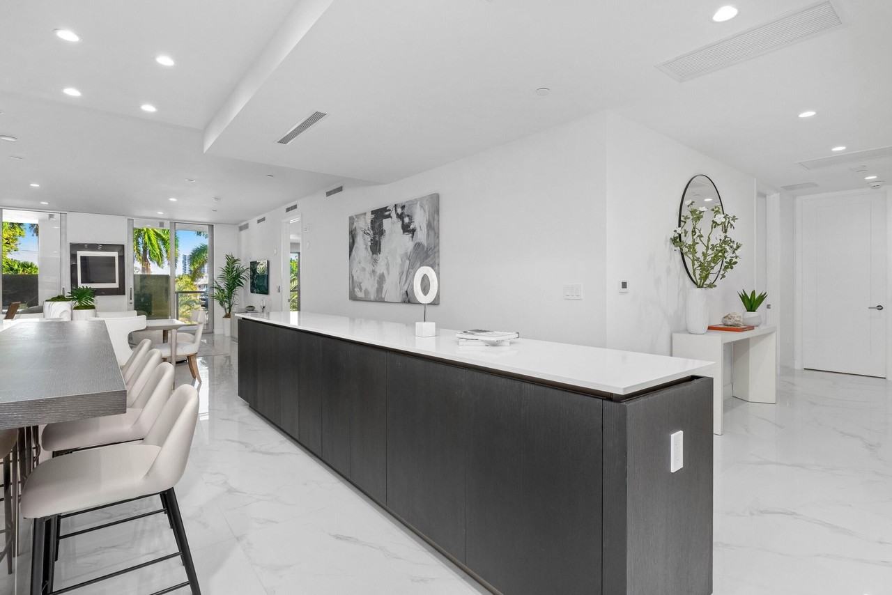 495 E Royal Palm Rd #201 - Photo 6 of 43