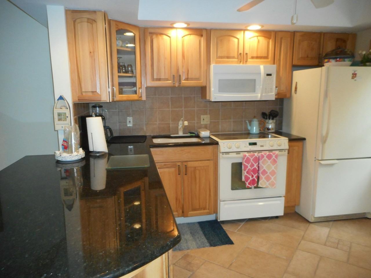 291 Mercury Cir #2 - Photo 3 of 14