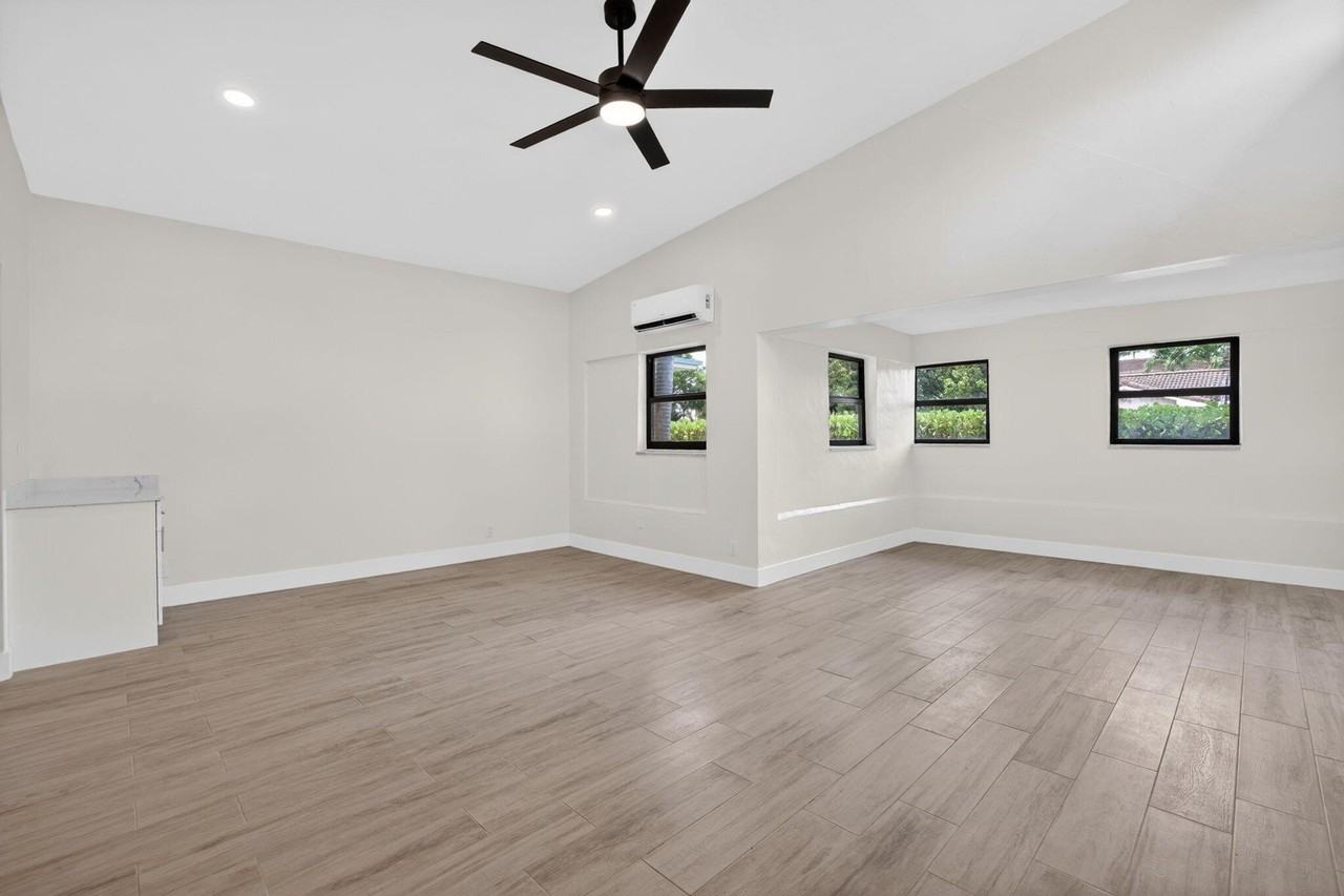 1403 Ne 13th St - Photo 4 of 23