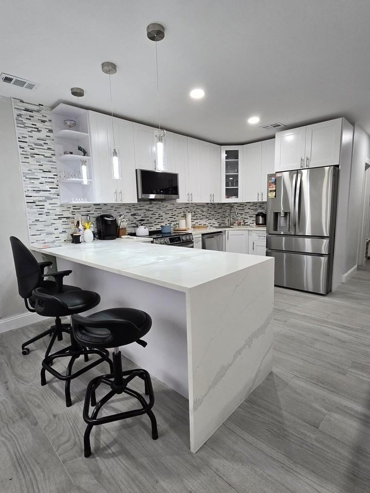 887 Duval St - Photo 7 of 15