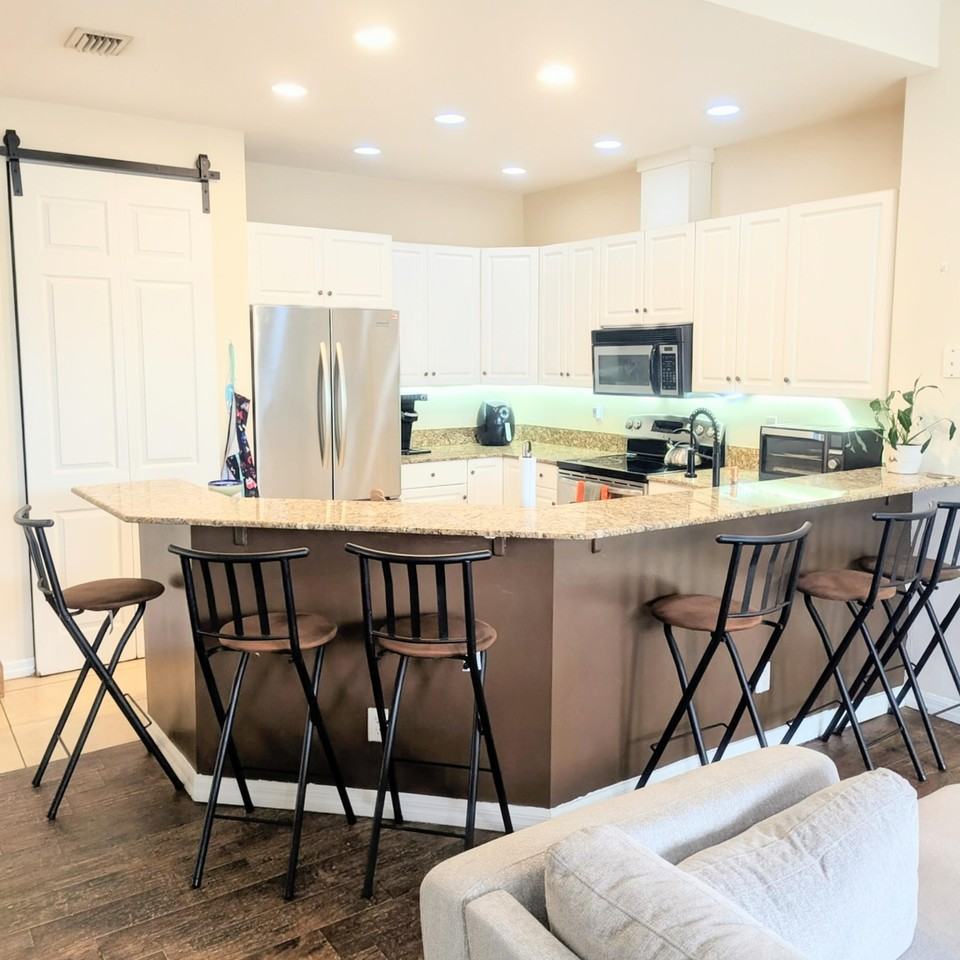 1301 S Federal Hwy #4 - Photo 2 of 19