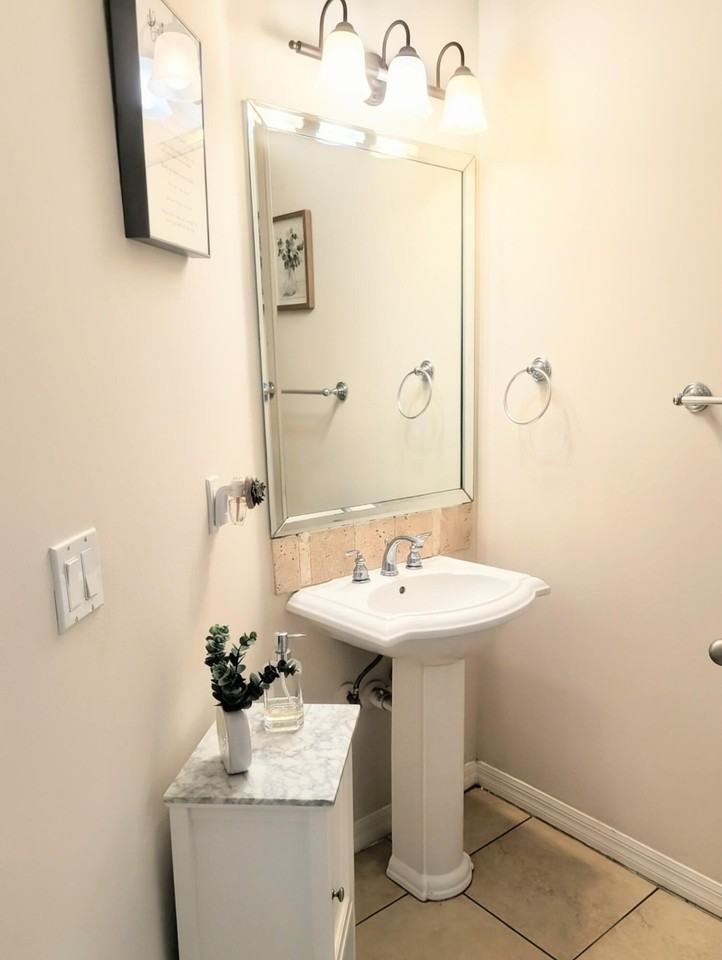 1301 S Federal Hwy #4 - Photo 5 of 19