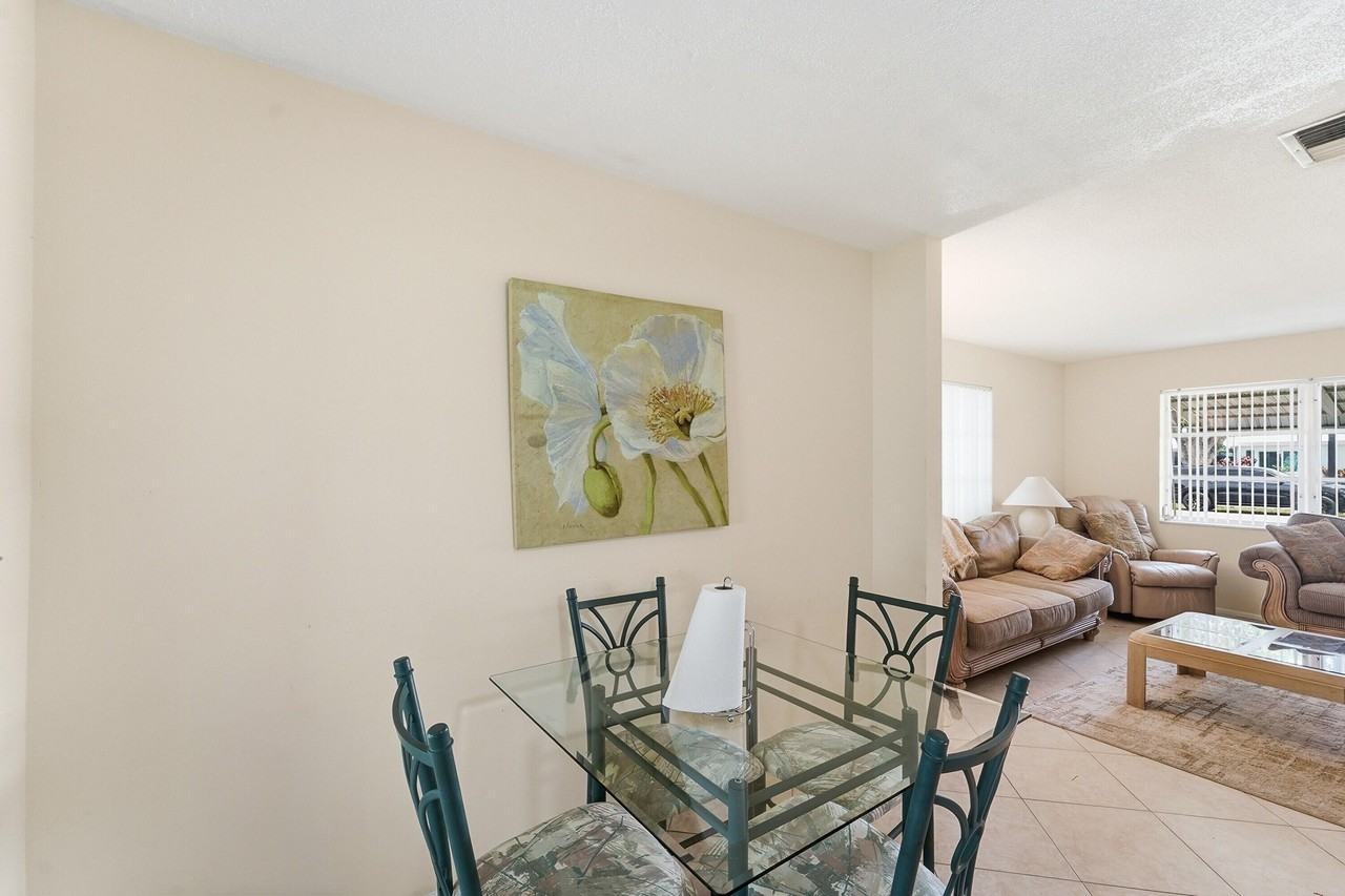 220 Leisure Blvd - Photo 4 of 30