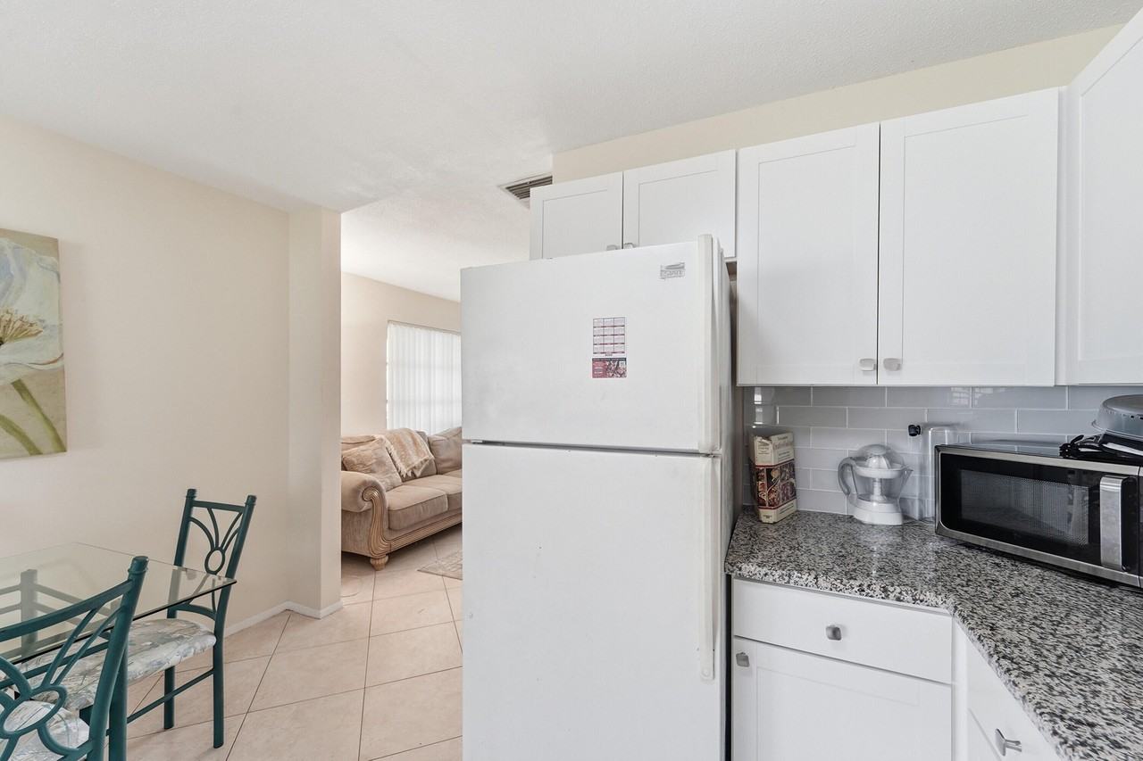220 Leisure Blvd - Photo 5 of 30