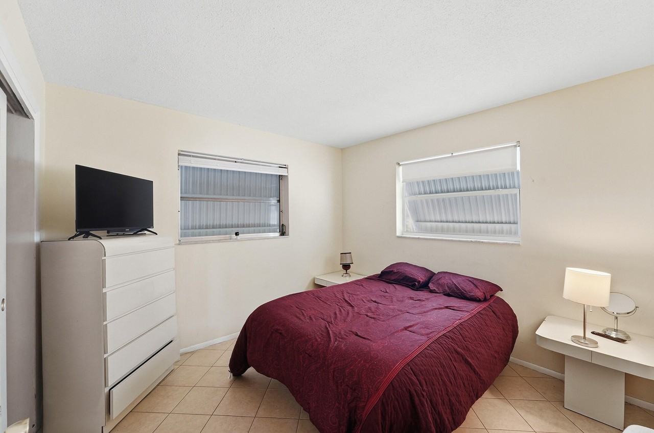220 Leisure Blvd - Photo 7 of 30
