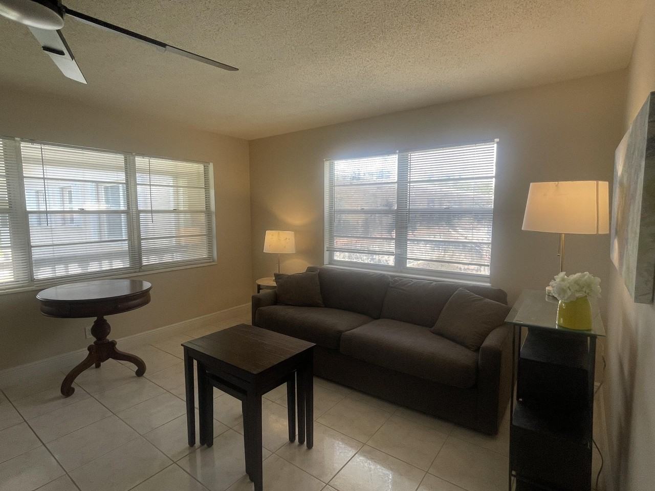 188 Cambridge H - Photo 5 of 32