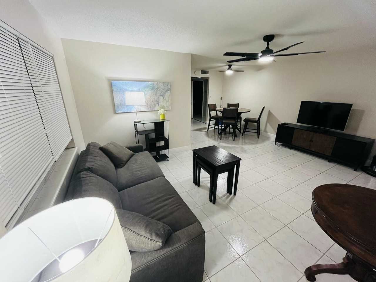 188 Cambridge H - Photo 7 of 32