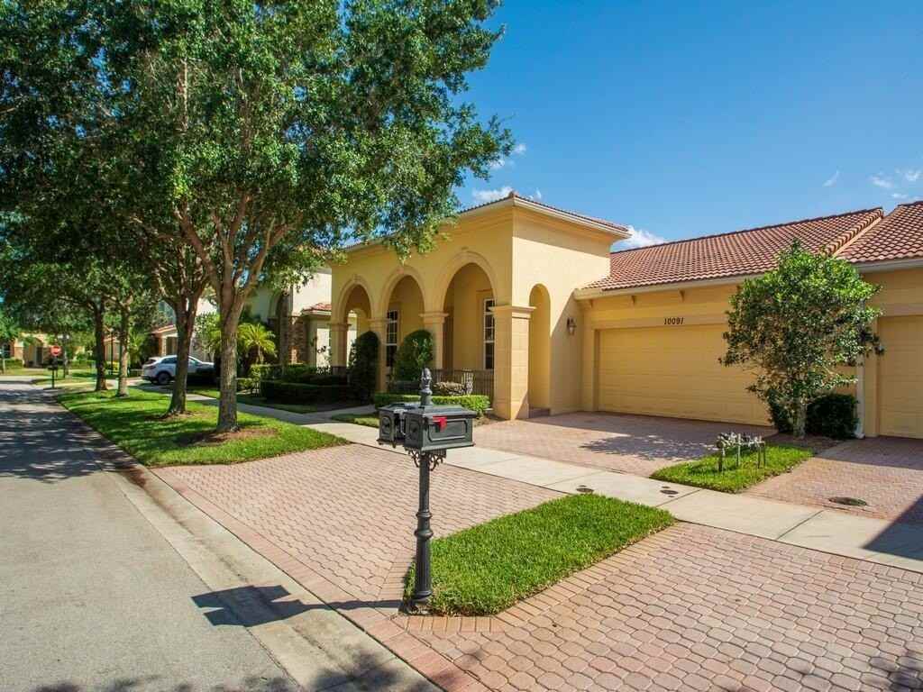 10091 Sw Dolce Rd - Photo 2 of 30