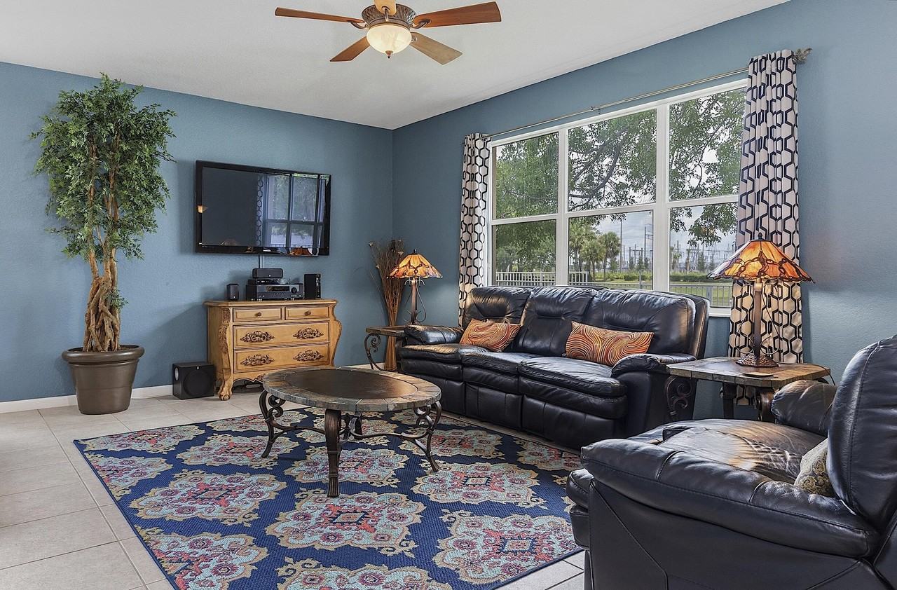 217 Berenger Walk - Photo 3 of 41