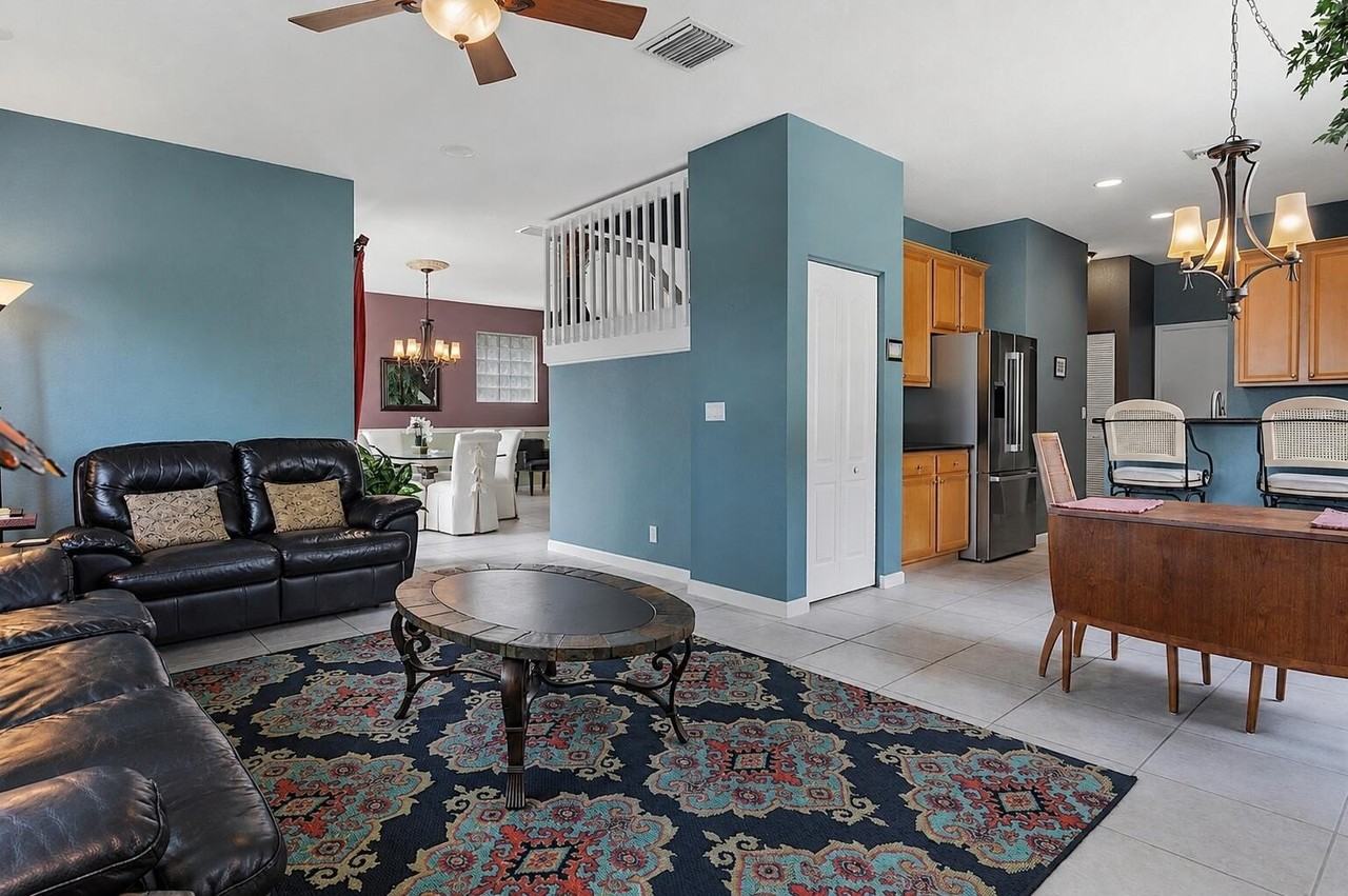 217 Berenger Walk - Photo 4 of 41