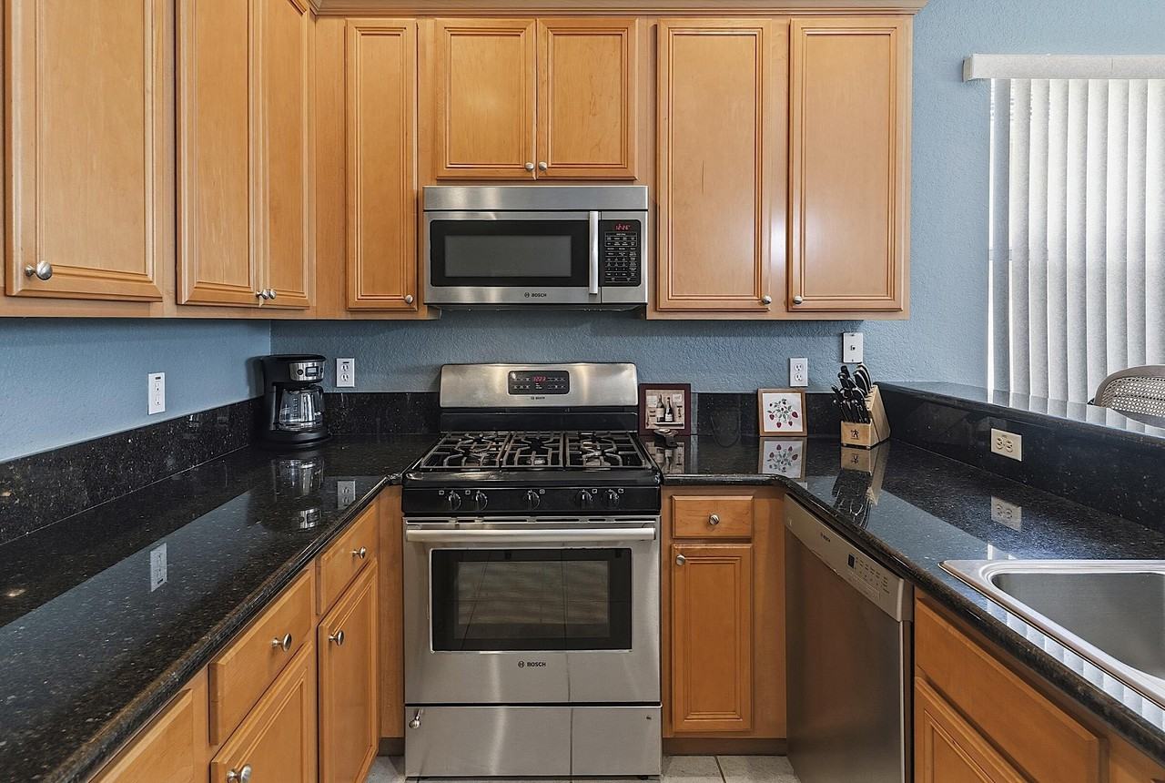 217 Berenger Walk - Photo 7 of 41