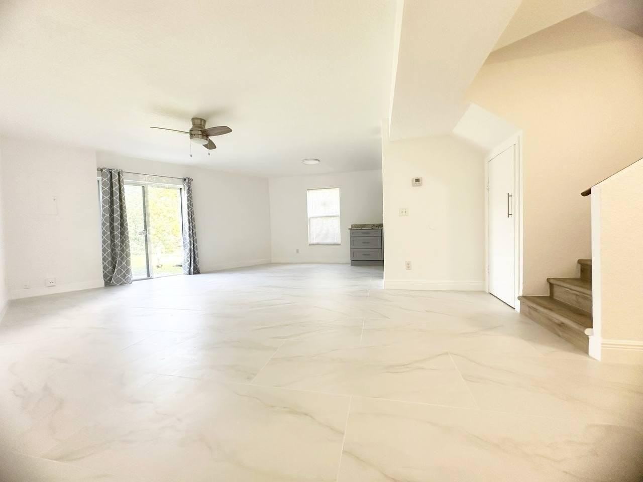 1033 Goldenrod Rd - Photo 2 of 8