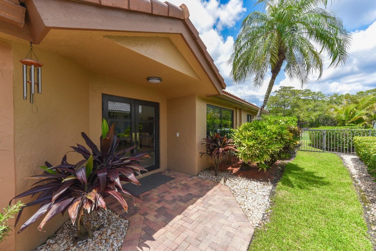 11204 Clover Leaf Cir - Photo 6 of 50