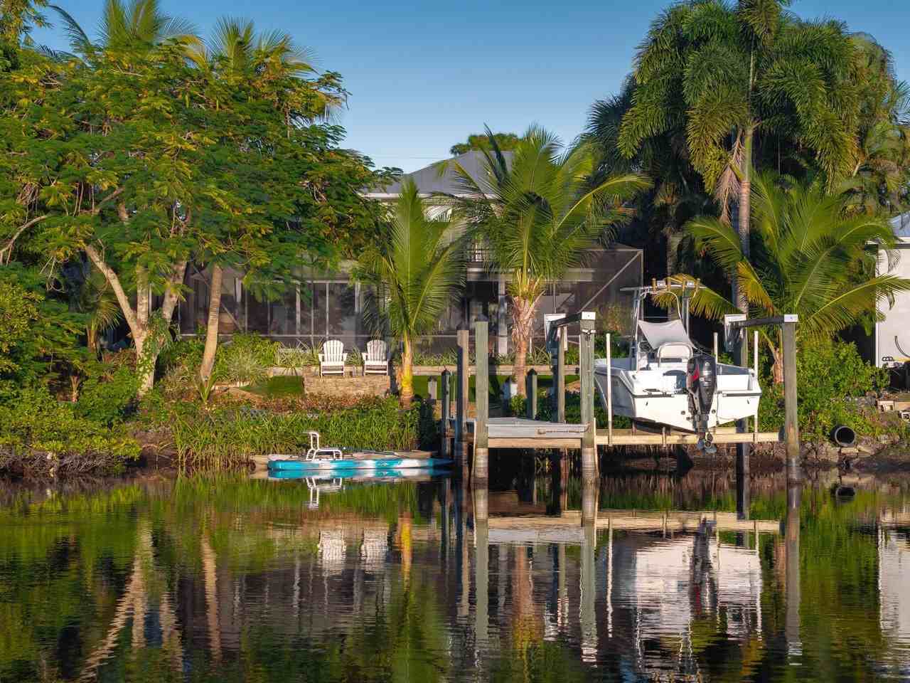 3842 Sw Saint Lucie Ln - Photo 6 of 47