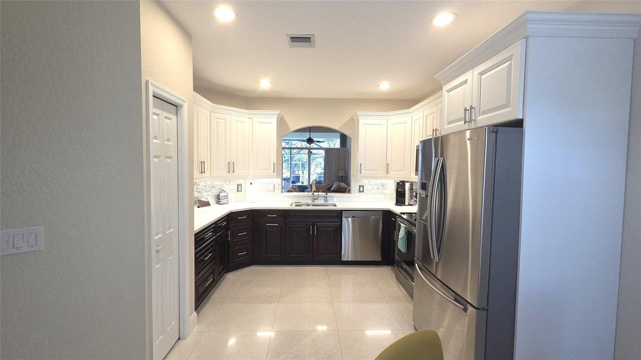 504 W Palm Aire Dr #504 - Photo 2 of 26
