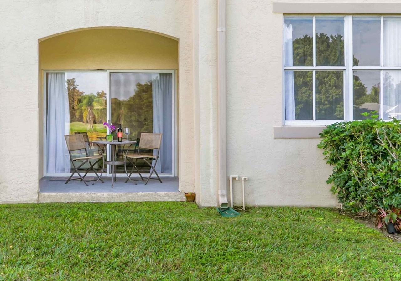 2040 Greenview Shores Blvd #203 - Photo 4 of 12