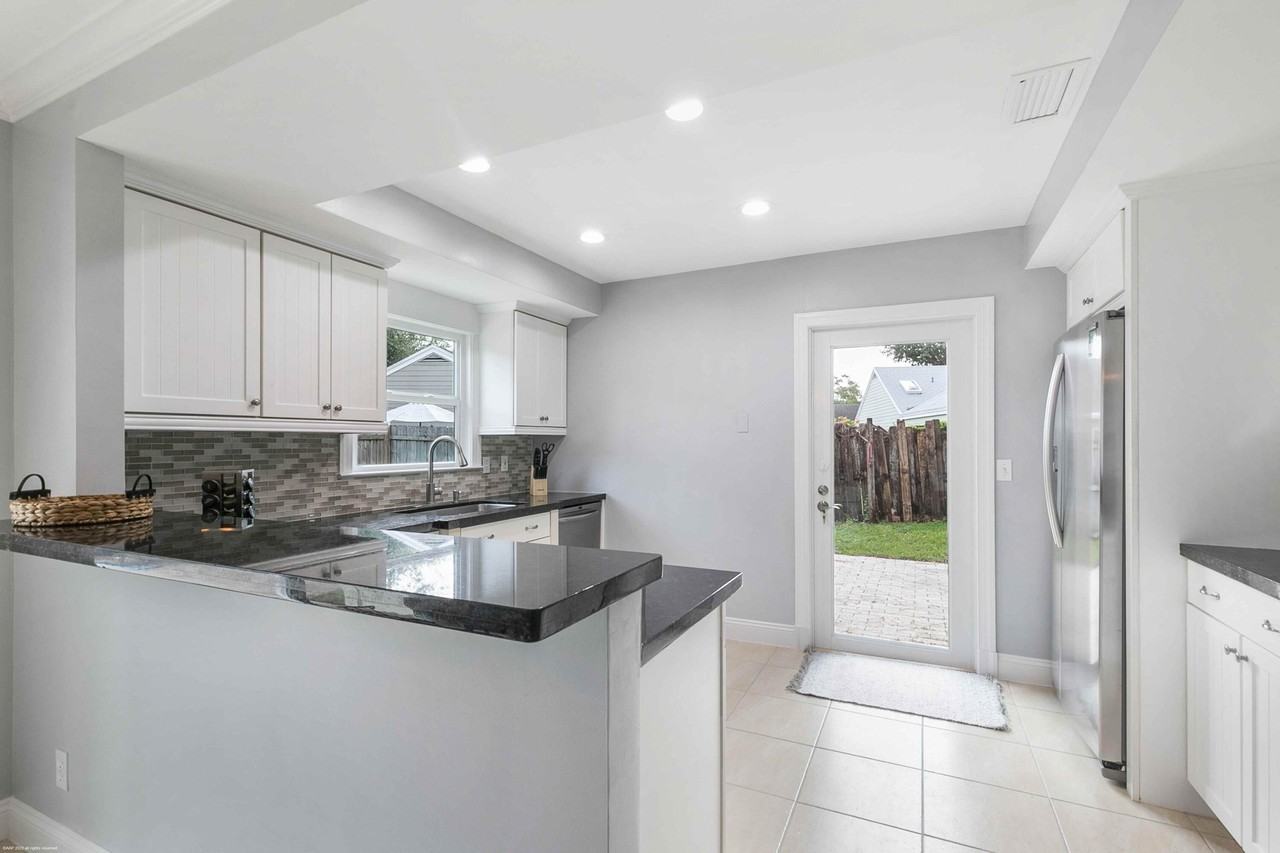 522 Goldenwood Way - Photo 7 of 15