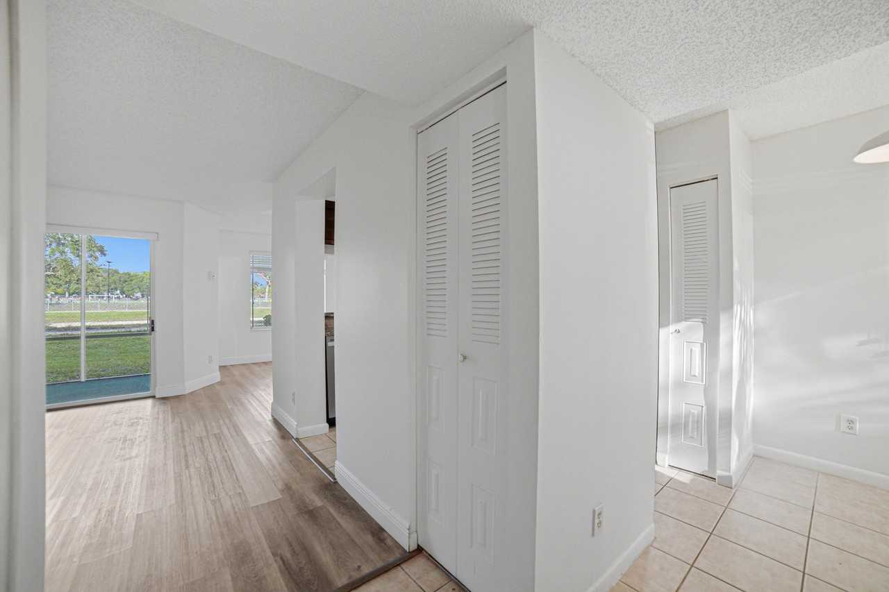 1041 Coral Club Dr #1041 - Photo 5 of 30