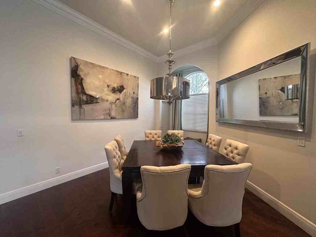 4915 Nw 105th Dr - Photo 3 of 5
