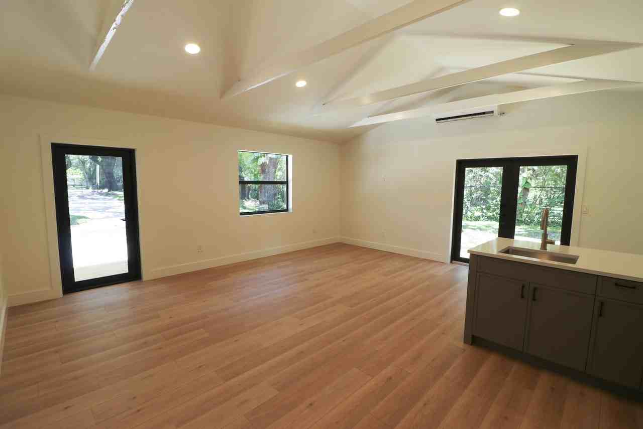 2101 Riverland Rd - Photo 2 of 37