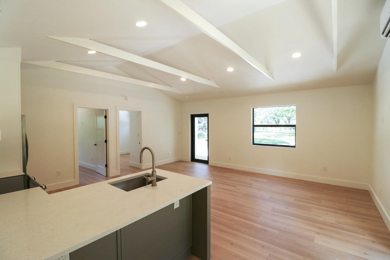 2101 Riverland Rd - Photo 5 of 37