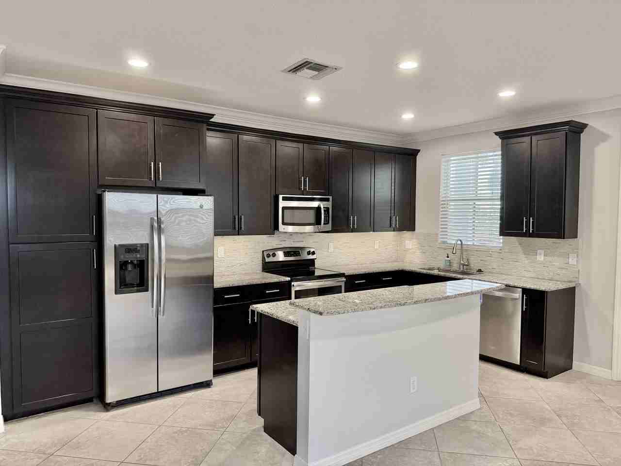 123 N K St #B - Photo 4 of 26