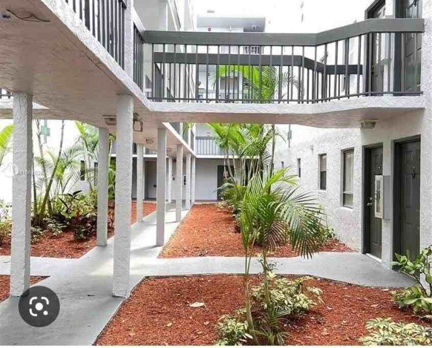 2000 N Congress Ave #302 - Photo 6 of 14