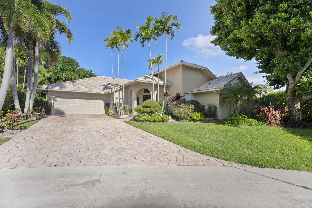 2245 Sw 16th Pl - Photo 4 of 40