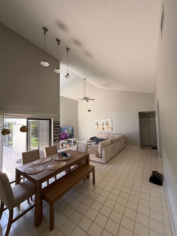 6125 Via Laguna Ln - Photo 4 of 15