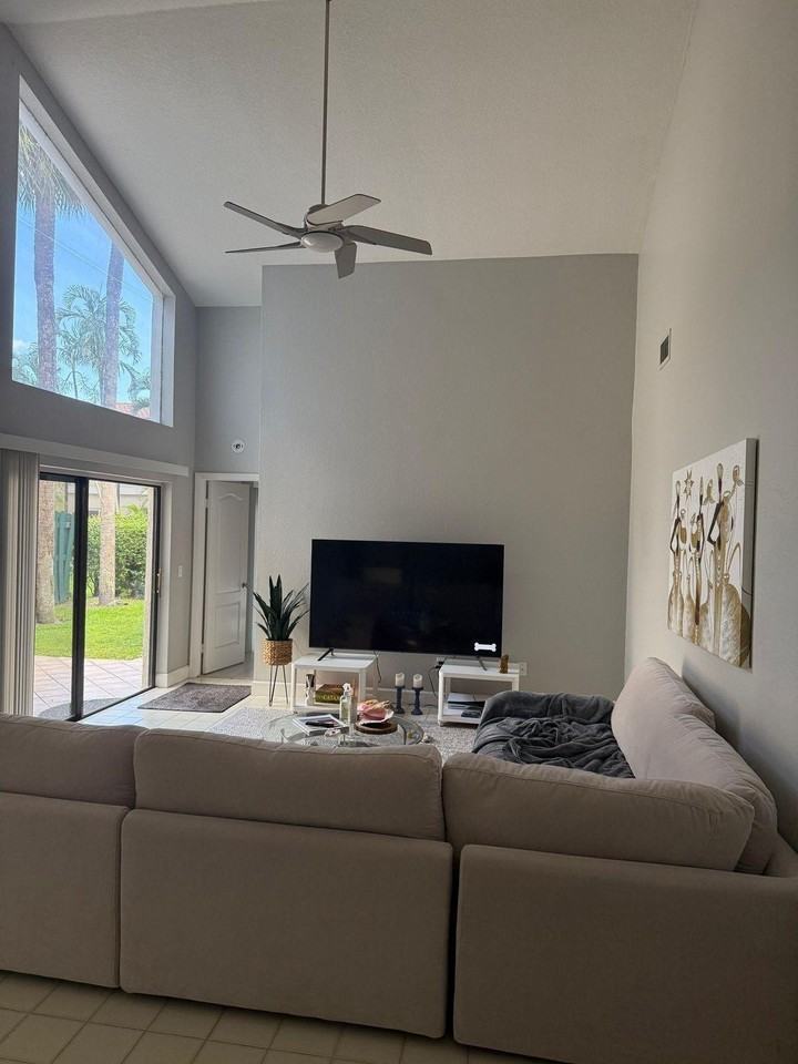 6125 Via Laguna Ln - Photo 6 of 15
