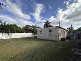 728 Sw 6th St #1 - Photo 1 of 1