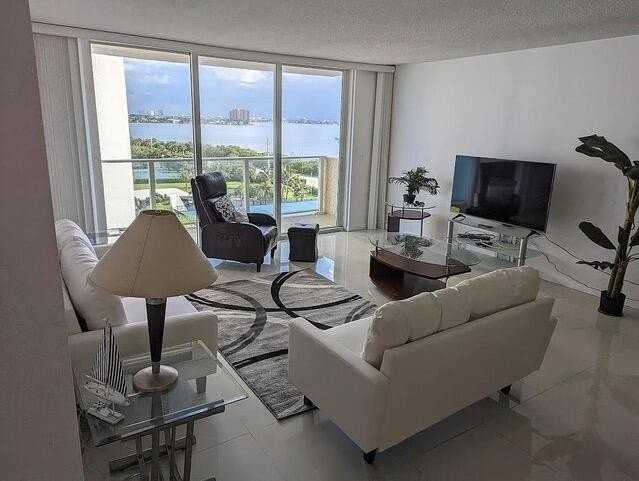 5440 N Ocean Dr #705 - Photo 5 of 25