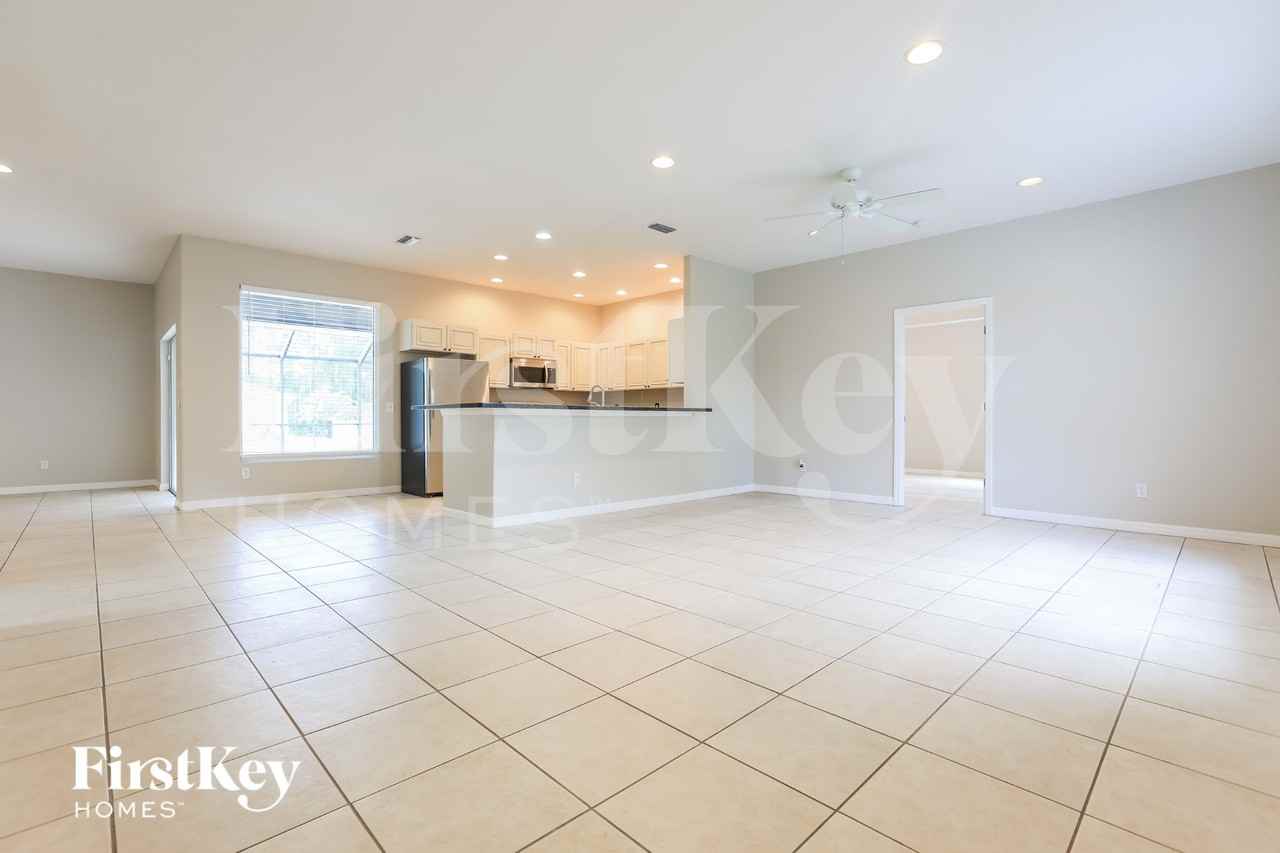4511 Jaslo Ave - Photo 2 of 18