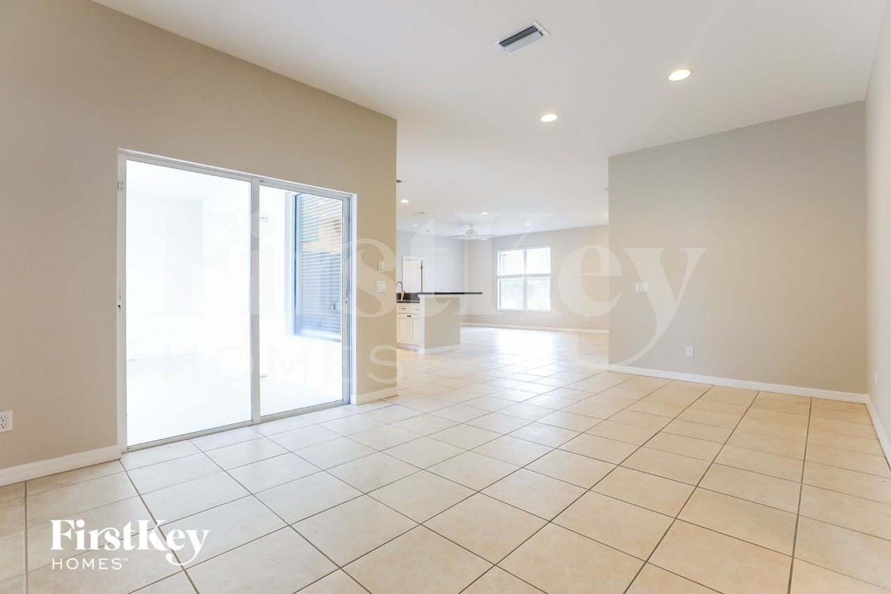 4511 Jaslo Ave - Photo 6 of 18