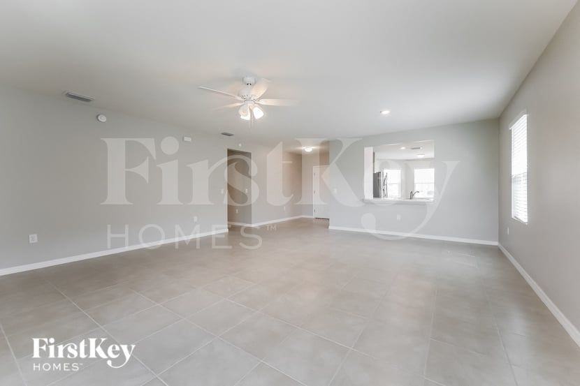 27993 Arrowhead Cir - Photo 4 of 15