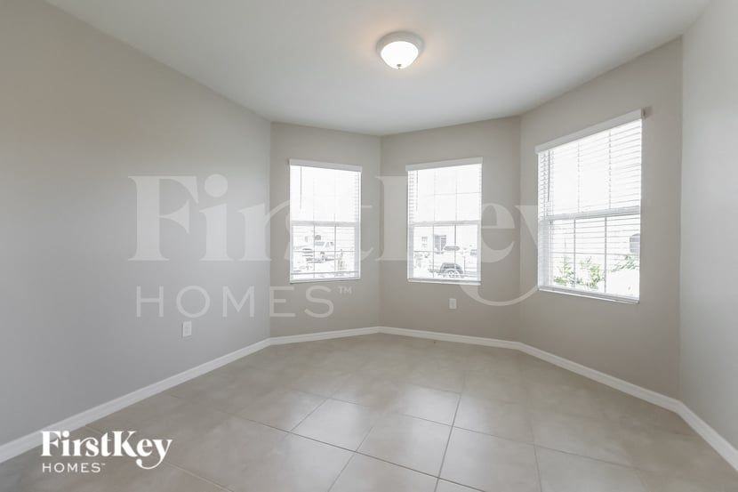 27993 Arrowhead Cir - Photo 5 of 15
