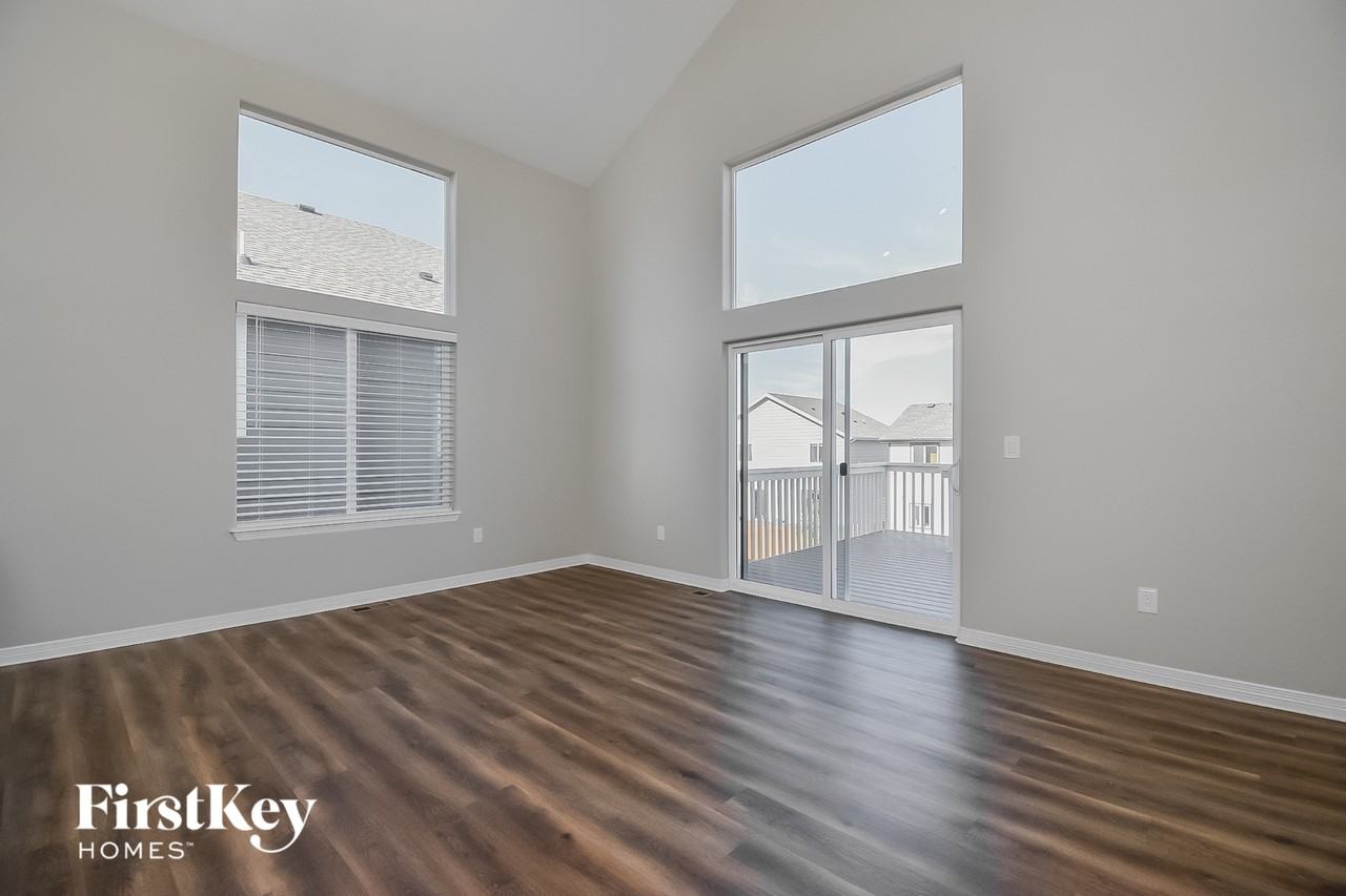 6470 Chaplin Dr - Photo 2 of 15