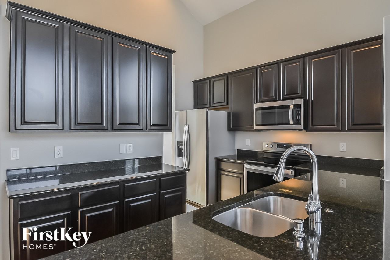 6470 Chaplin Dr - Photo 5 of 15