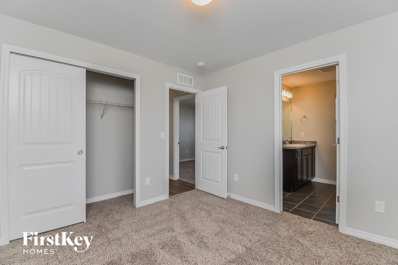 6470 Chaplin Dr - Photo 7 of 15