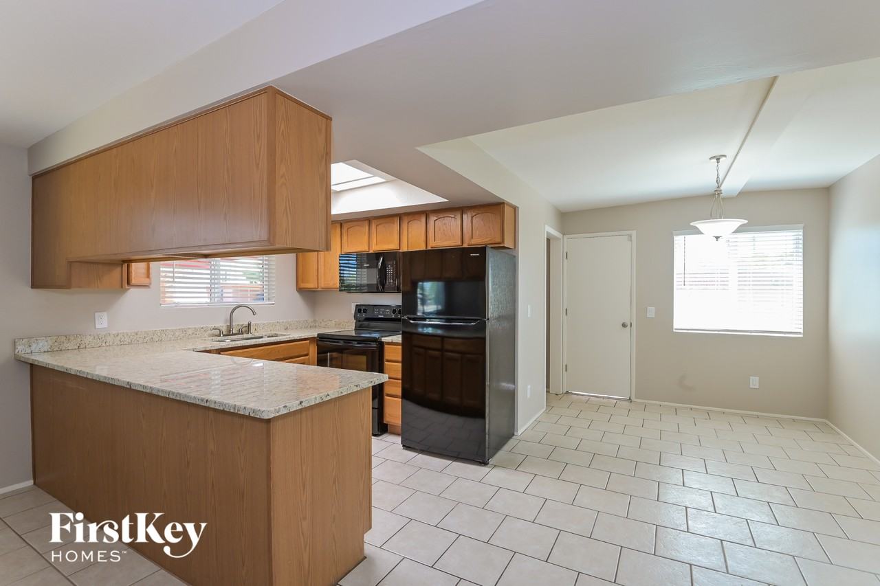 8542 E 19th St - Photo 7 of 15