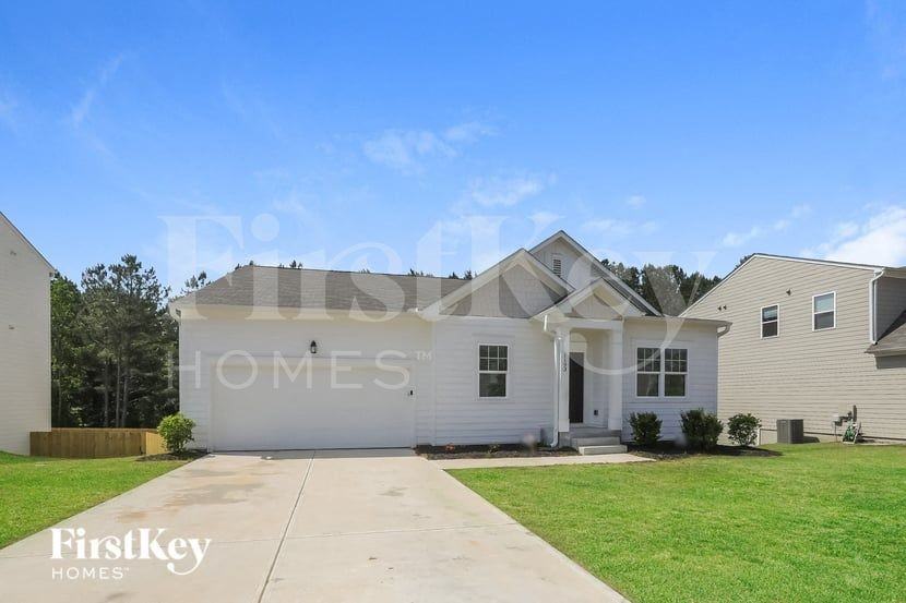 1193 Hudson Ct - Photo 2 of 15