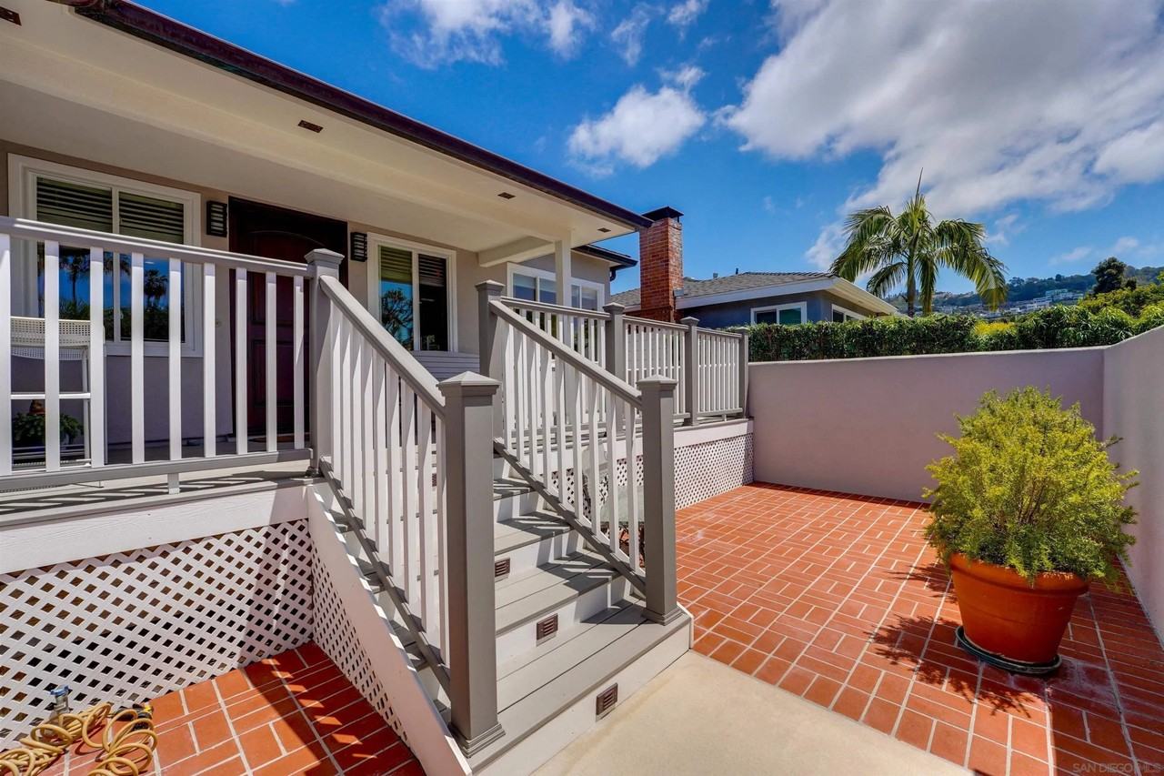 8139 Paseo Del Ocaso - Photo 2 of 29