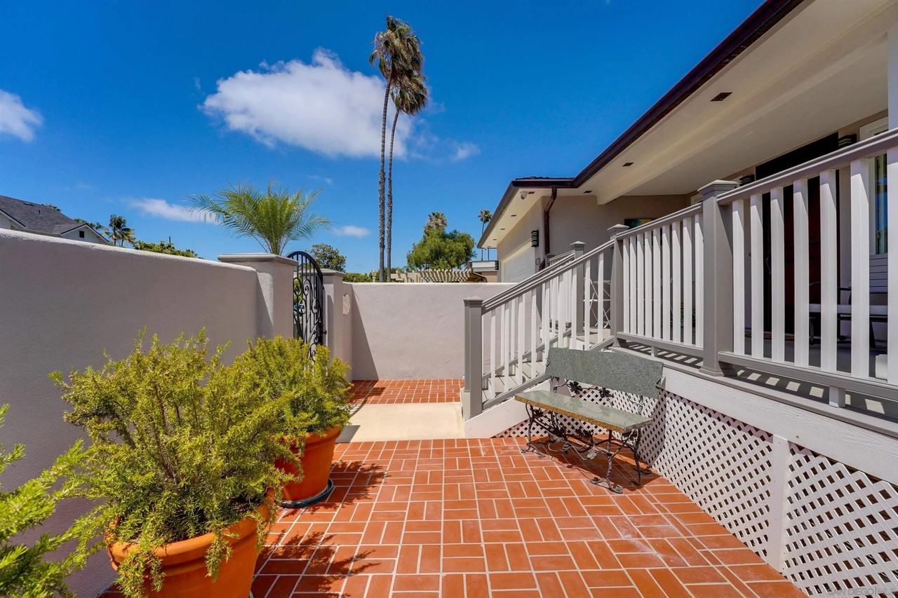 8139 Paseo Del Ocaso - Photo 3 of 29