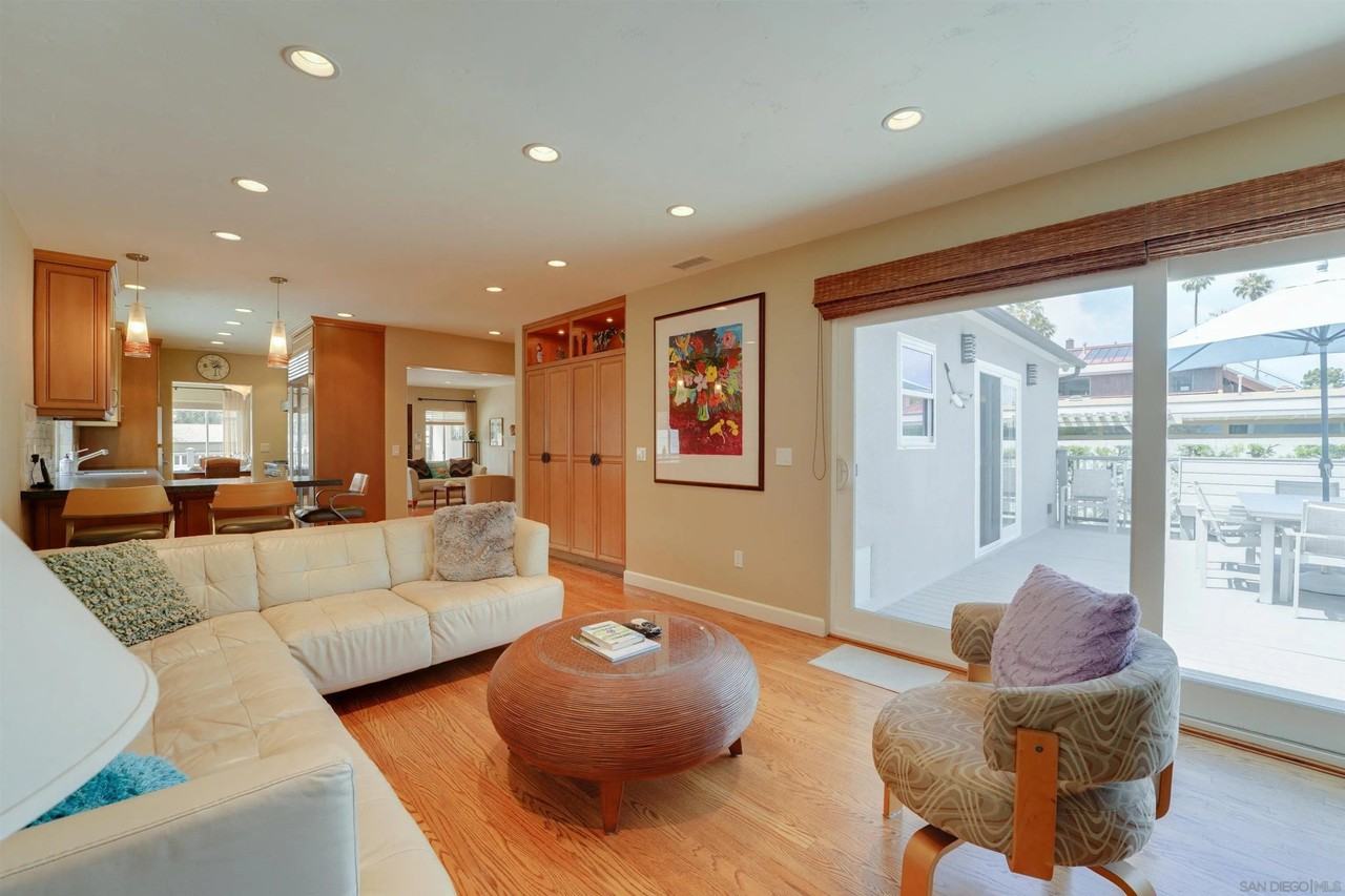 8139 Paseo Del Ocaso - Photo 4 of 29