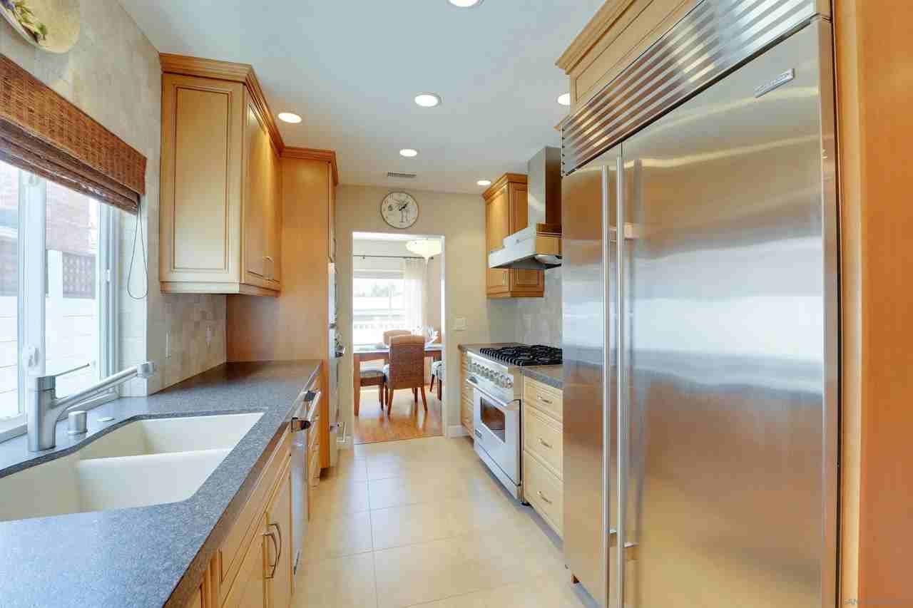 8139 Paseo Del Ocaso - Photo 7 of 29