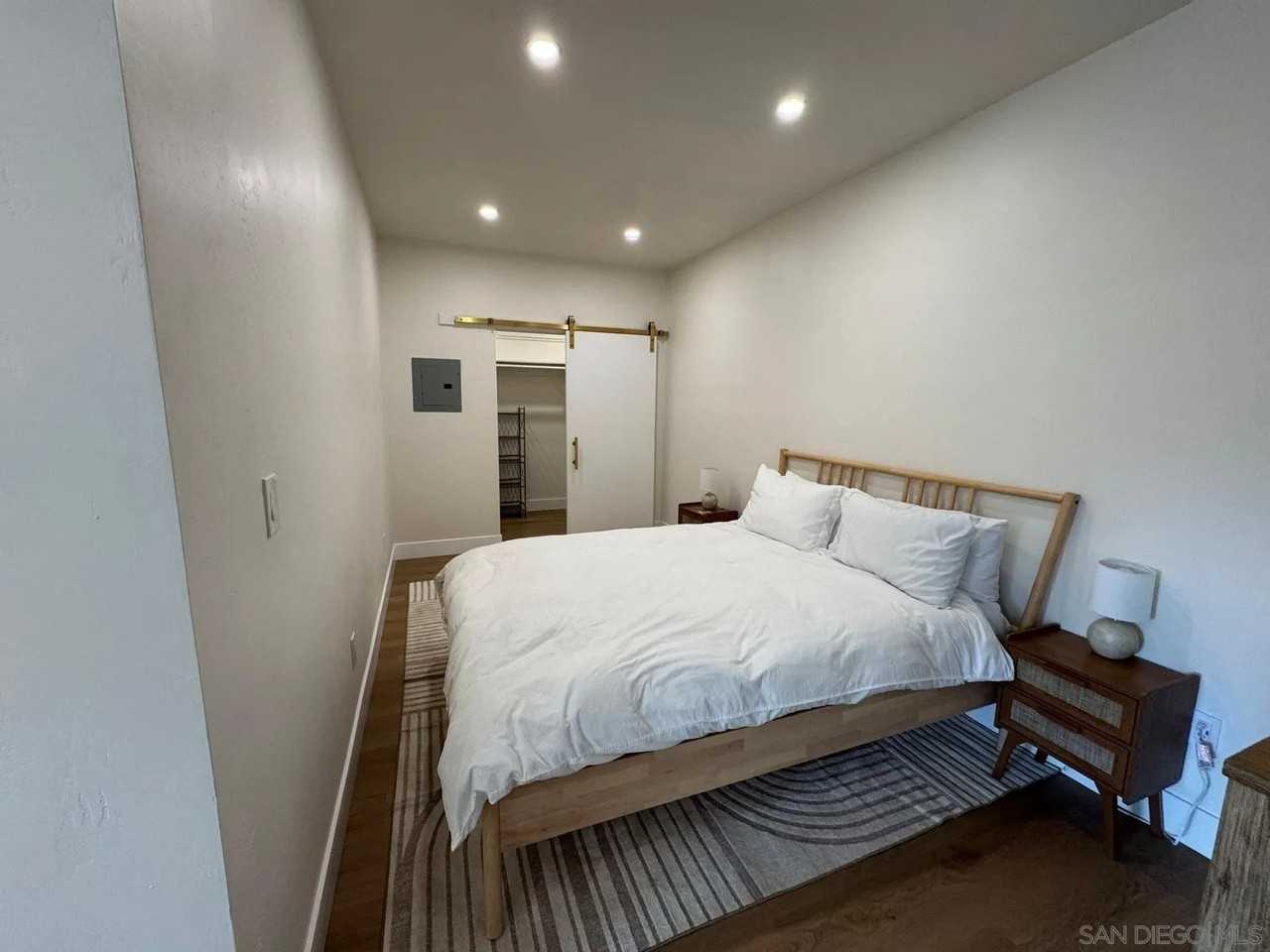 4221 1/2 Vista Way - Photo 2 of 10