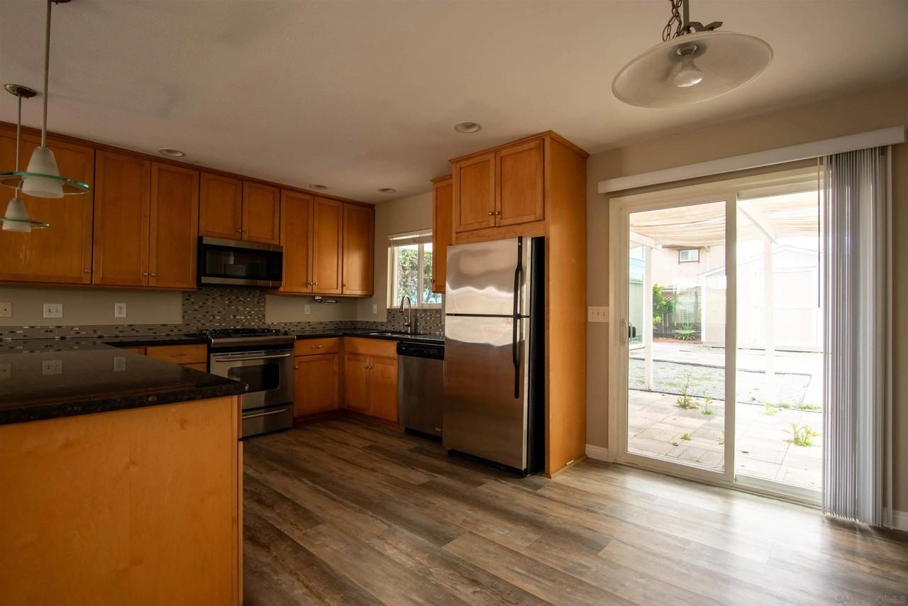 4632 Finsen Ave - Photo 4 of 27